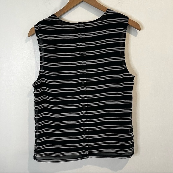 Women’s | Banana Republic Striped Sleeveless Top | Medium - Picture 4 of 9